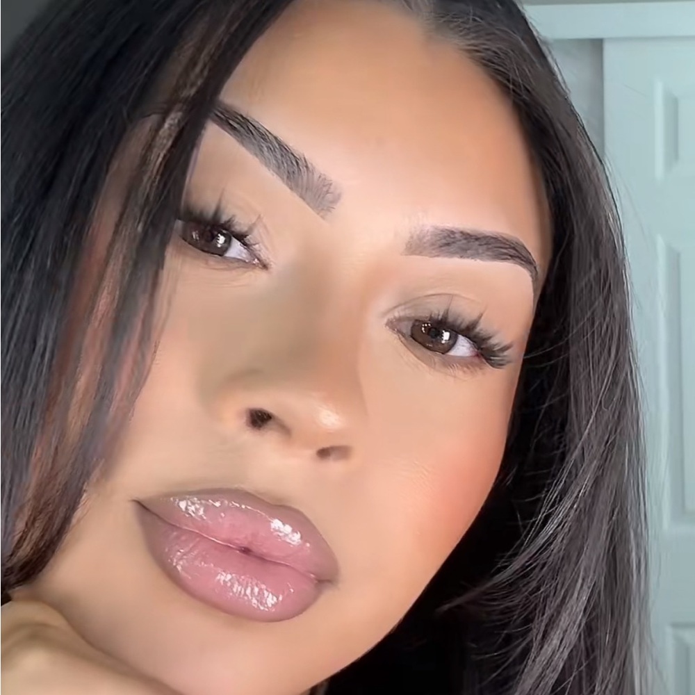 💋 CRÈME D NUDE a M·A·CXIMAL SLEEK SATIN LIPSTICK. RETAIL $25. NEW IN THE BOX. - Picture 7 of 13